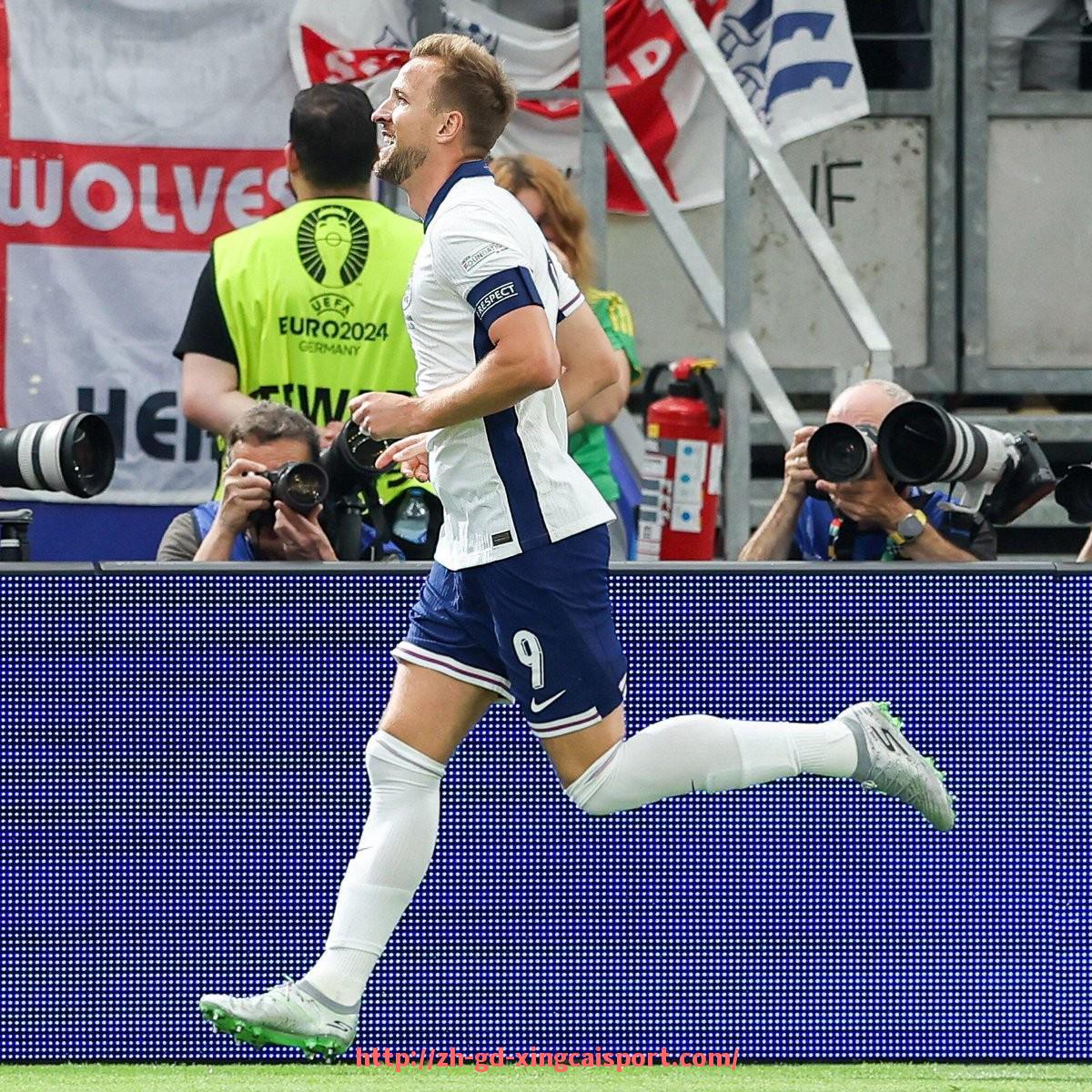 杏彩体育-德甲目前较弱的球队名单及保级形势分析