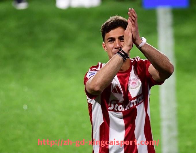 杏彩体育-火箭队球员卢瓦乌动态更新及比赛表现分析